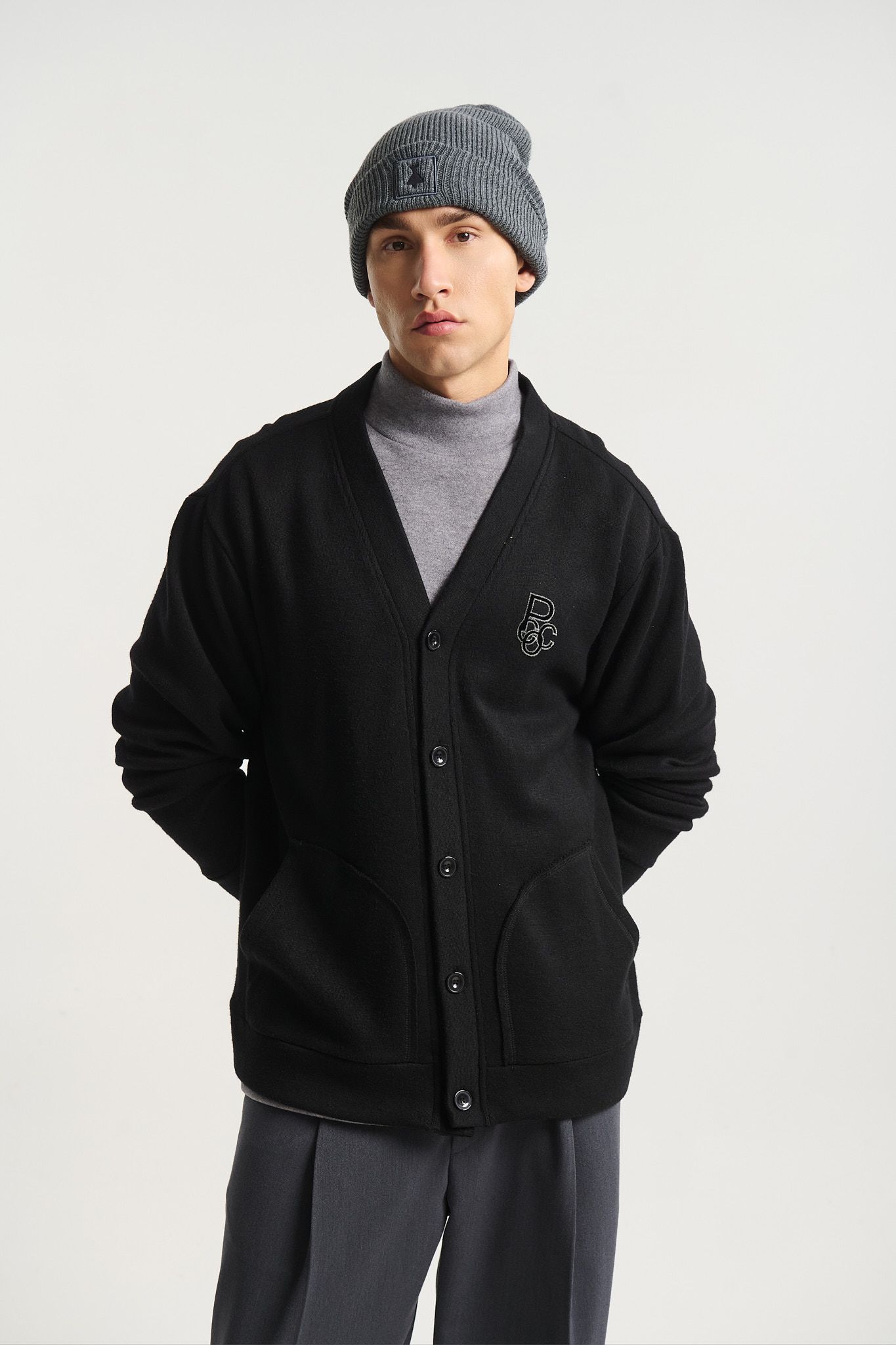 Πλεκτή Ζακετα με Κεντημένο Logo