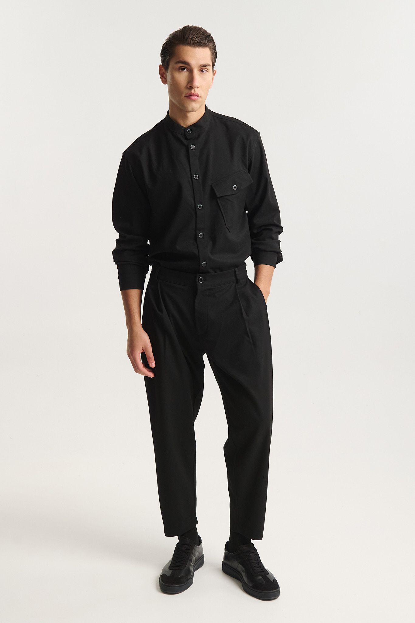 Παντελόνι με Πιέτες και Λάστιχο Πίσω