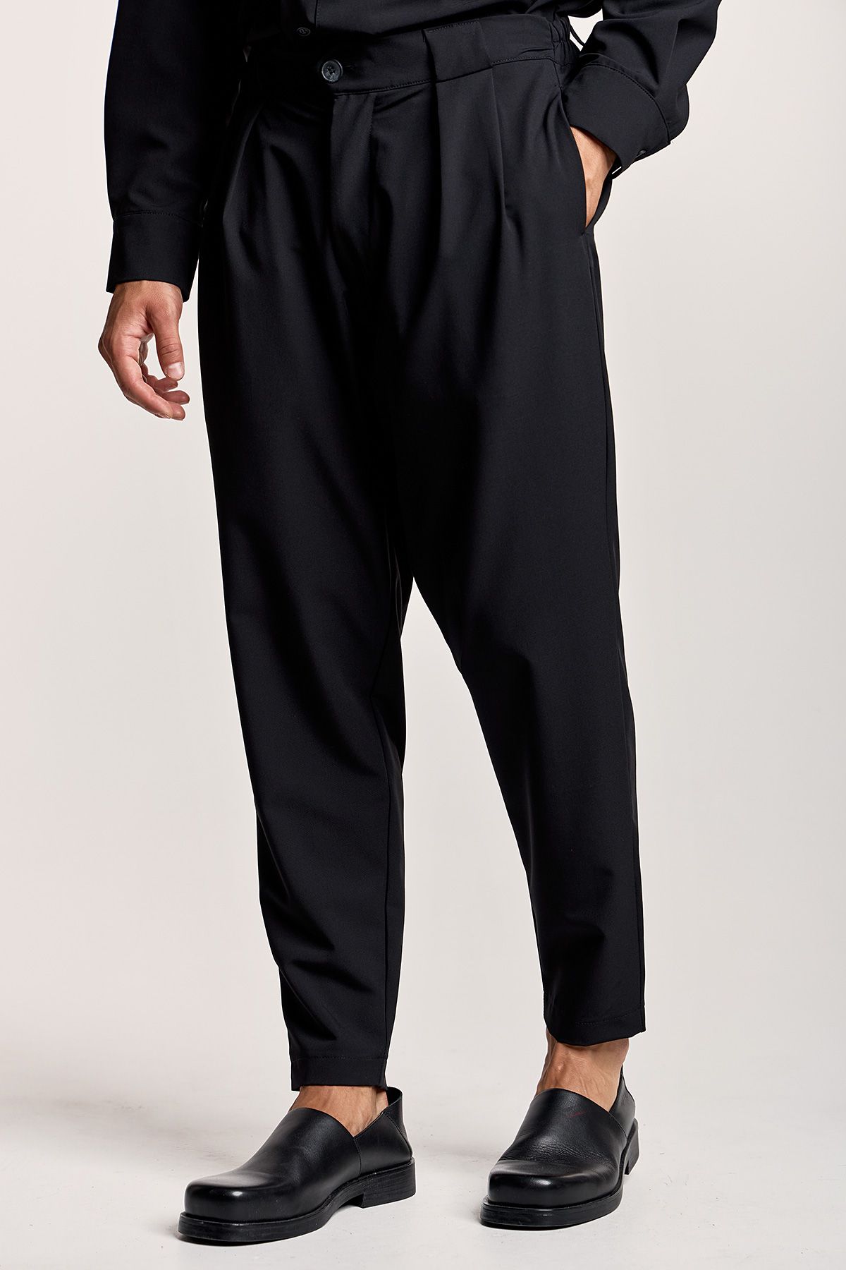 Παντελόνι με Φαρδιά Θηλύκια και Πιέτες