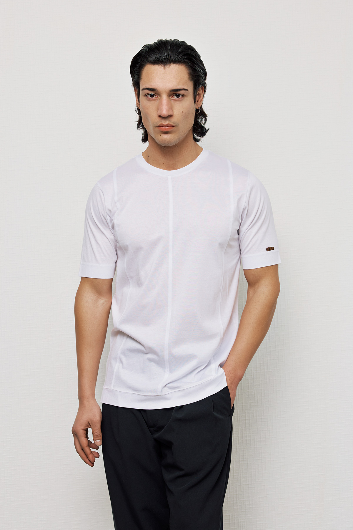 T-Shirt με Κοψίματα