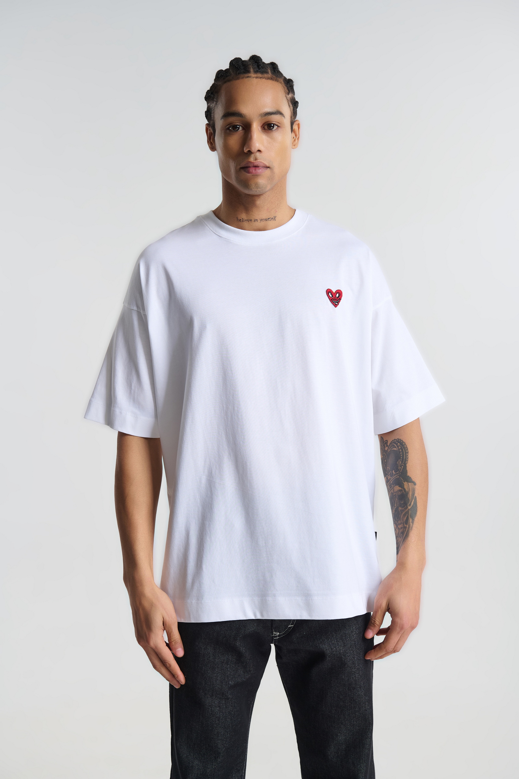 Βαμβακερό T-shirt με Κεντημένη Καρδιά