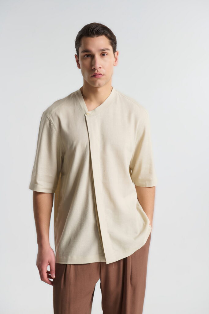 Λινό Oversized Πουκάμισο με Ασύμμετρο Κουμπώμα