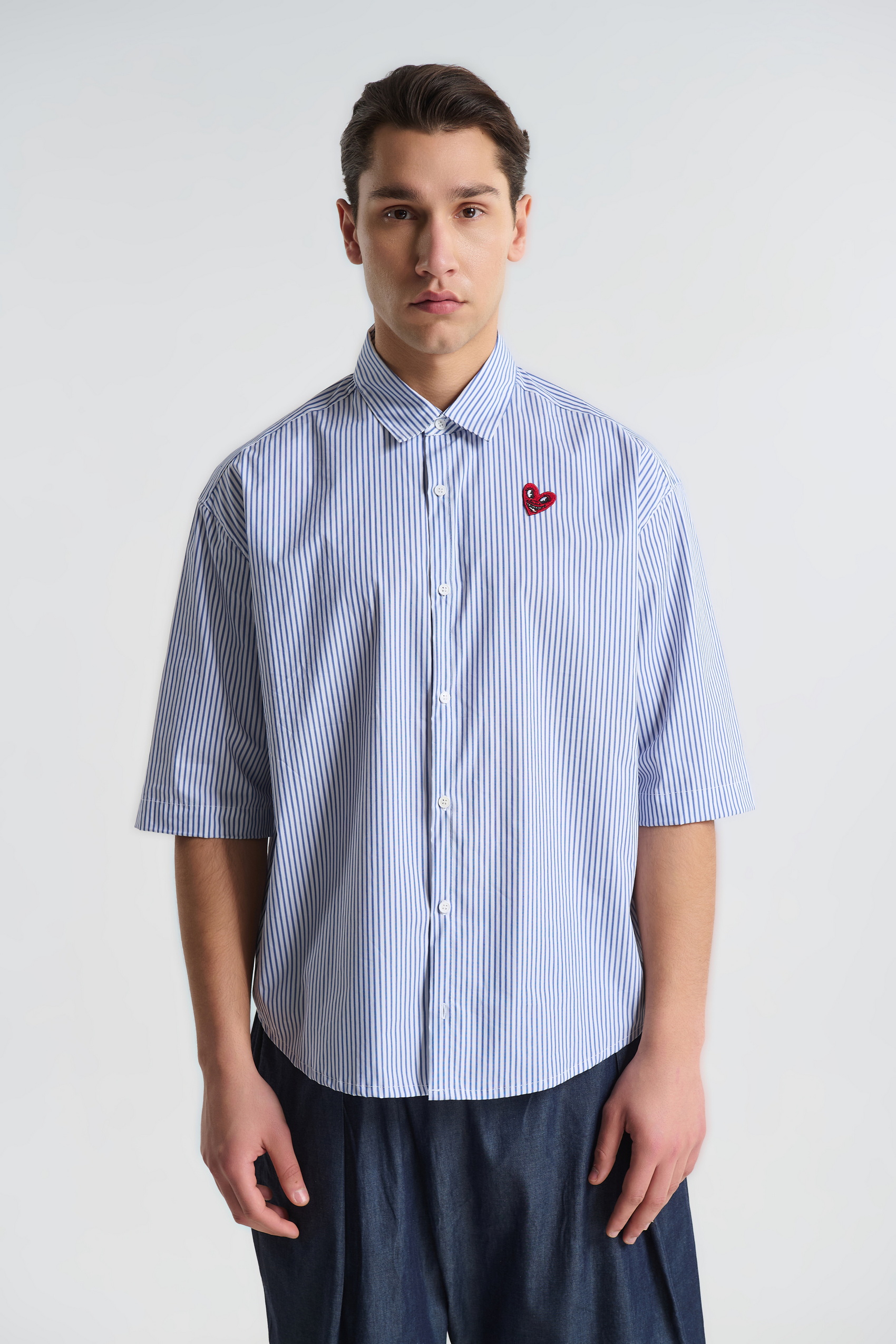 Kοντομάνικο Ριγέ Πουκάμισο με Κέντημα Καρδιά