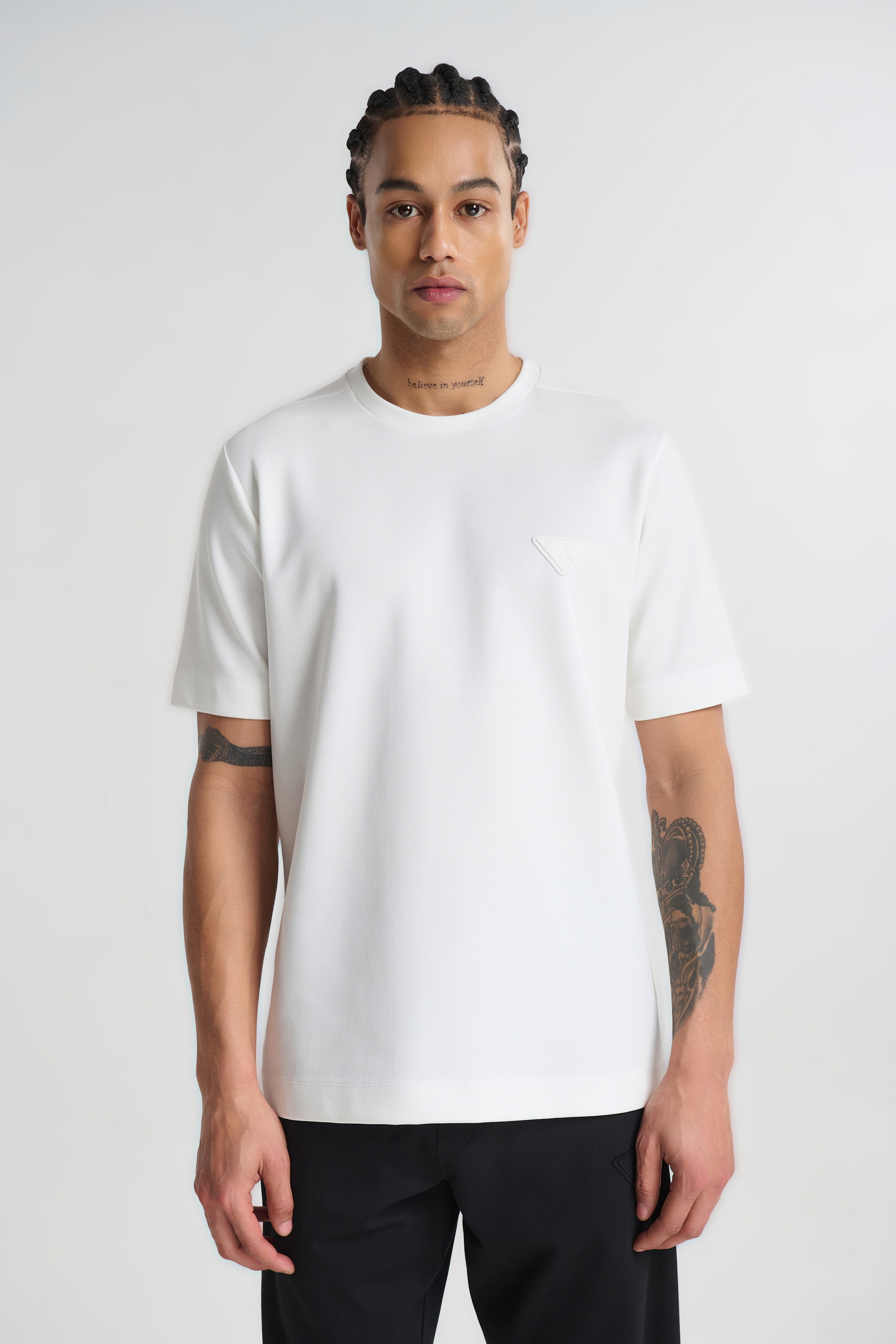 T-shirt με Κεντημένο Logo στο Στήθος