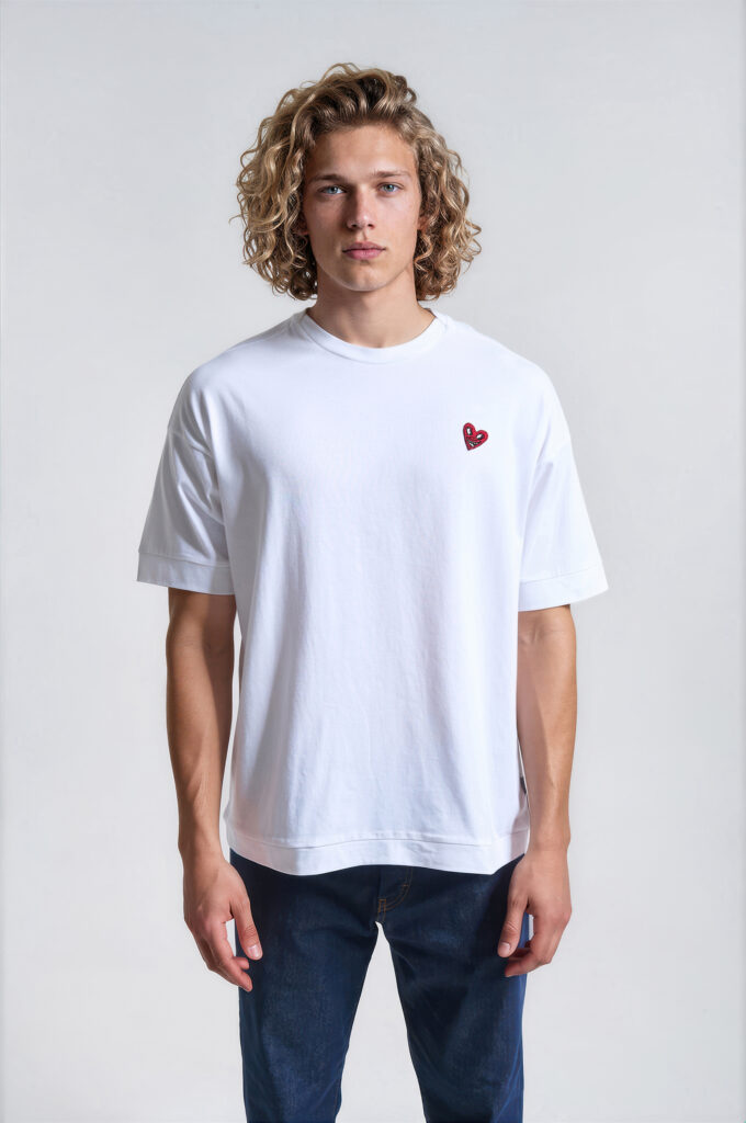 Oversized T-shirt με Κεντημένη Καρδιά